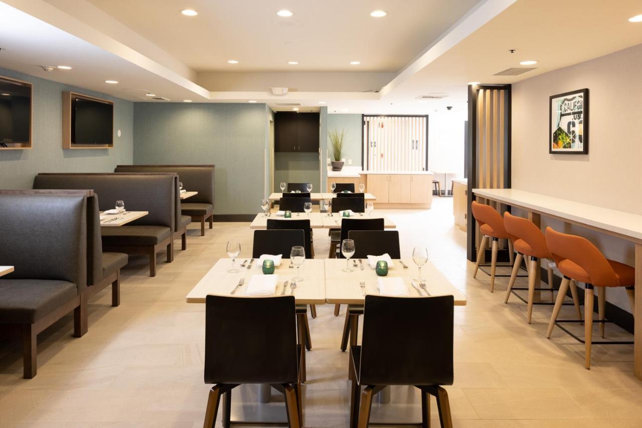 Holiday Inn Santa Ana-Orange County Airport By Ihg Exterior photo