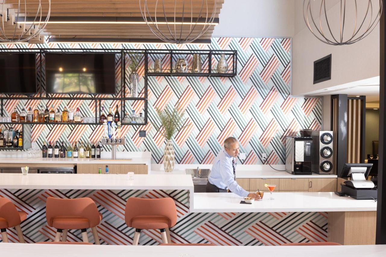 Holiday Inn Santa Ana-Orange County Airport By Ihg Exterior photo