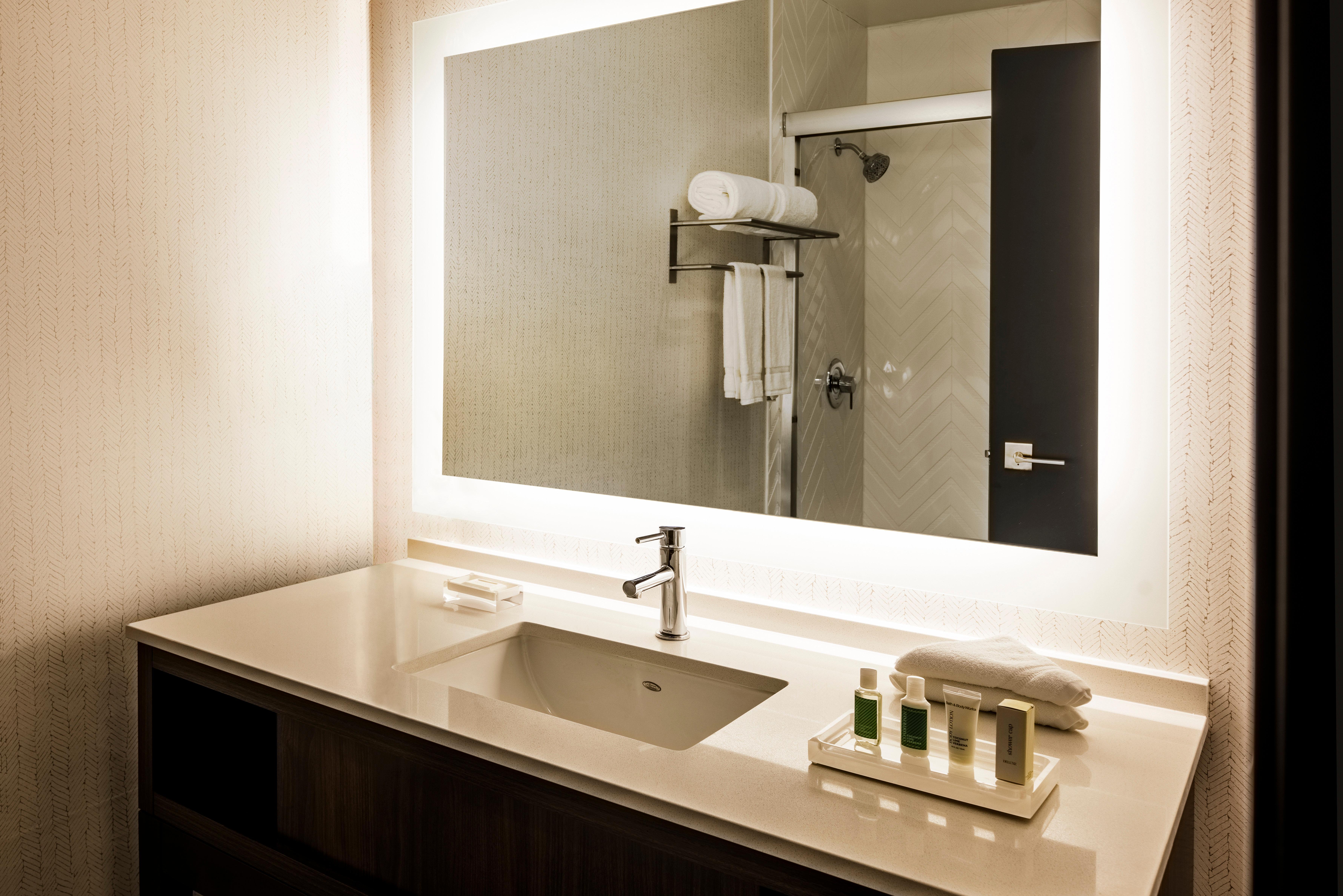 Holiday Inn Santa Ana-Orange County Airport By Ihg Exterior photo