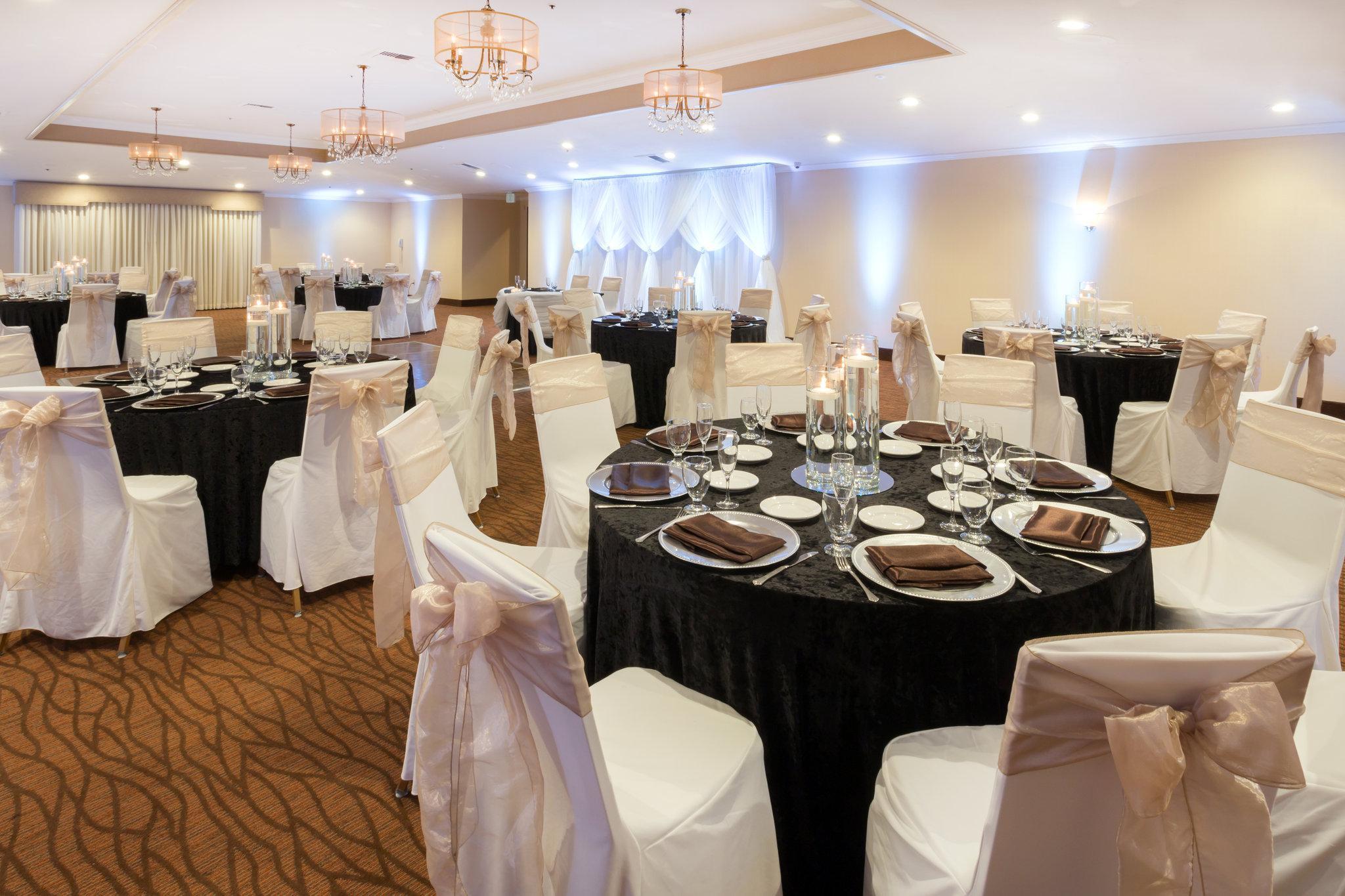 Holiday Inn Santa Ana-Orange County Airport By Ihg Exterior photo