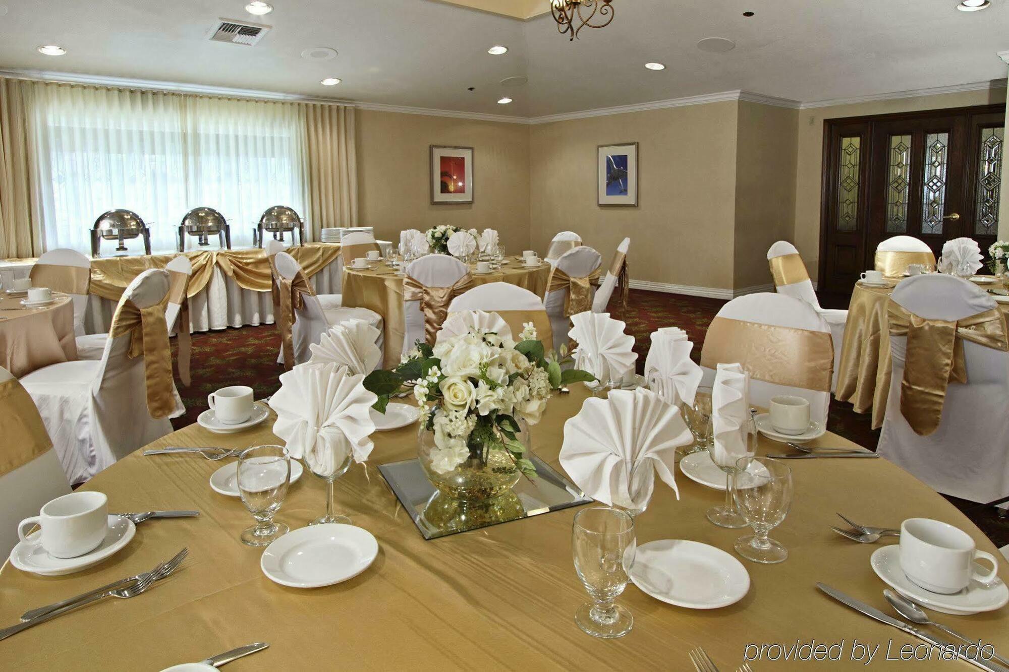 Holiday Inn Santa Ana-Orange County Airport By Ihg Exterior photo